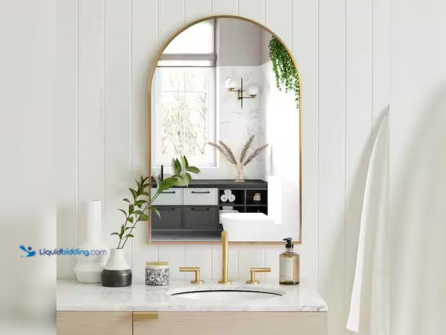 Lot 49-1550403 - Hochwertiges 24 in. W x 36 in. H Arched Gold Aluminum Alloy Framed Wall Mirror Decorative Wall Mirro...