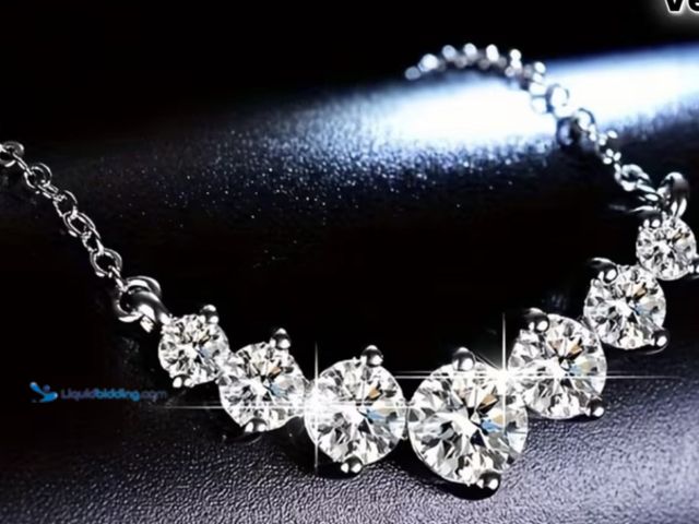 Lot 49-1831655 - 925 Silver Moissanite Necklace 2.8 carrots. New unused.