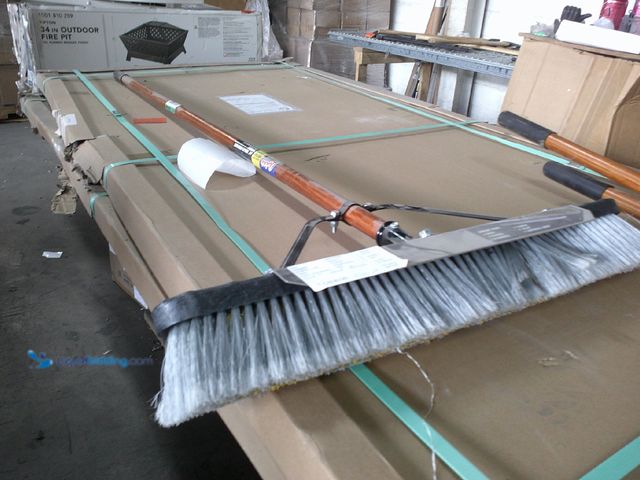 Lot 49-1517371 - quickie heavy duty 24" multisurface broom  Ref#HD0724