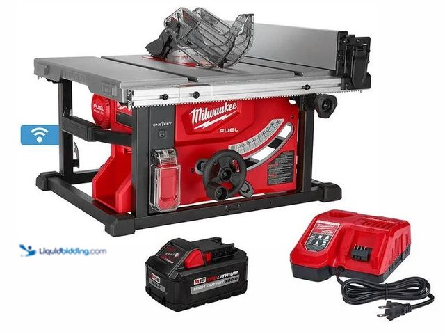 Lot 49-5546217 - Milwaukee M18 FUEL 8-1/4 in. Table Saw with ONE-KEY Kit New
