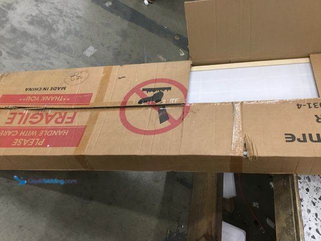 Lot 49-3536713 - Salfanre Divider for Room SKU:CY-0031-4 Item is unused