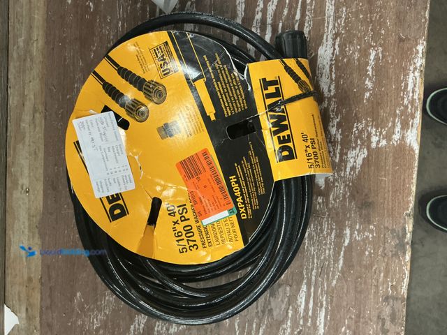 Lot 49-5544445 - DEWALT 5/16 in. x 40 ft Replacement/Extension Hose for Cold Water 3700 PSI Pressure Washers, Include...
