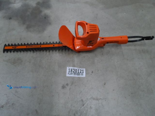 Lot 49-1820121 - 1 Black And Decker 8127 Electric Powered Hedge Trimmer Black And Decker 16" Electric Hedge Trimmer U...
