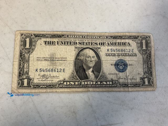 Lot 49-1505434 - 1935 C BLUE SEAL UNITED STATES ONE DOLLAR SILVER CERTIFICATE #COINS0122