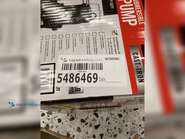 Lot 49-5486469 - Everbilt HDS30 1/3 HP Cast Iron Submersible Sump Pump - Black Item is used, powers on