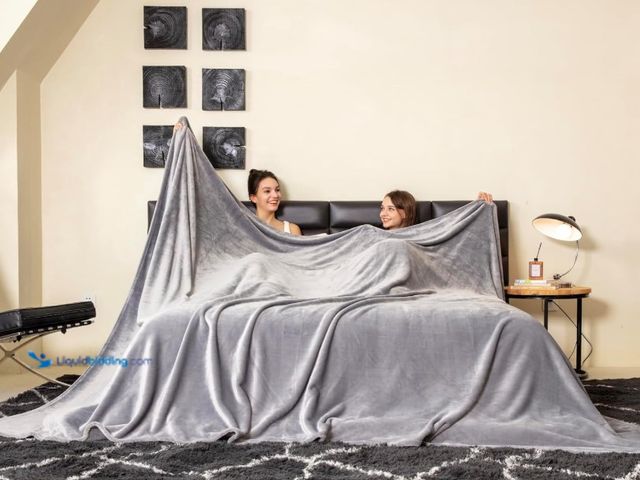 Lot 49-3463454 - COOVA Oversized King Fleece Blanket 120x120 inches, Soft Cozy Warm Giant Extra Large 10'x10' Blanket...