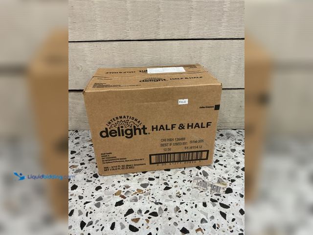 Lot 49-3531348 - International Delight Coffee Creamer Singles, Half & Half, Shelf Stable Flavored Creamer, 384 Ct, 0....