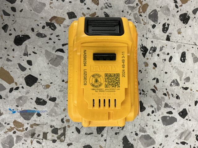 Lot 49-3564718 - Dewalt DCB206 20 V 6 AH Battery, Unused.
