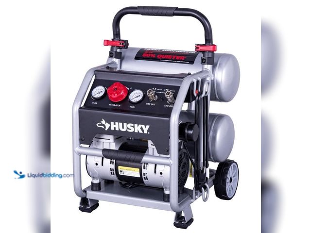 Lot 49-5545348 - Husky 4.5 Gal. 175 PSI Portable Electric Air Compressor, Unused with attachments and hardware