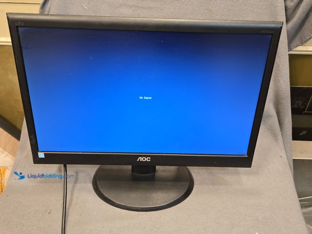 Lot 49-1805582 - 1 AOC 185lm00013 computer monitor LCD computer monitor.  17"  tested  and working