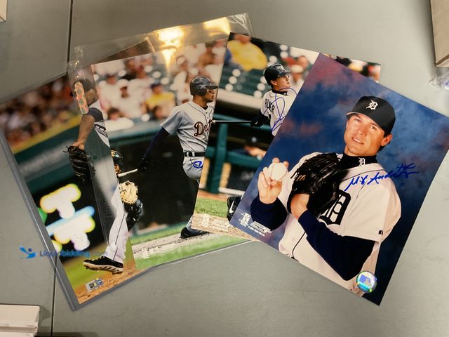 Lot 49-1804319 - 4 DETROIT TIGERS SUPERSTARS AUTOGRAPHED 8X10 PHOTOS.
