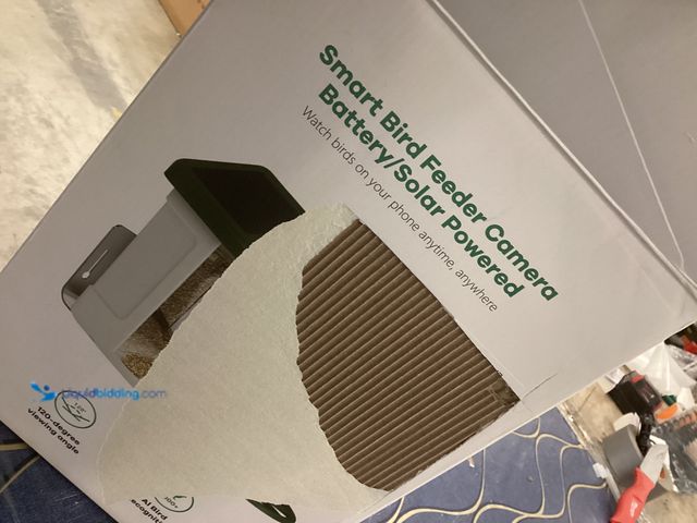 Lot 49-5490020 - Smart Bird Feeder Camera Battery/Solar Powered Item is unused, unable to test