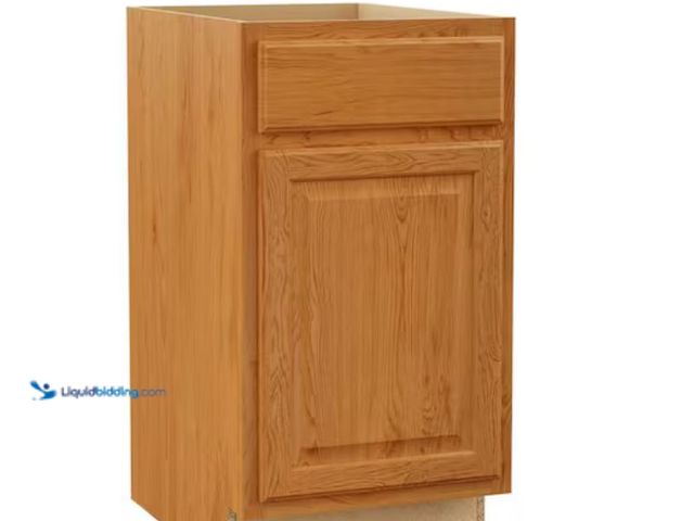 Lot 49-1623569 - Hampton Bay Hampton 18 in. W x 24 in. D x 34.5 in. H Assembled Base Kitchen Cabinet in Medium Oak, M...