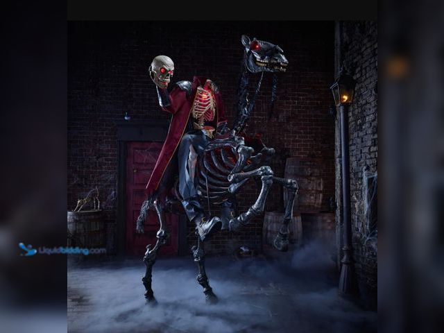 Lot 49-5444155 - Home Accents Holiday 8.5ft Giant-Sized Knight Dullahan Animatronic Decoration with LEDs. [Model: 101...