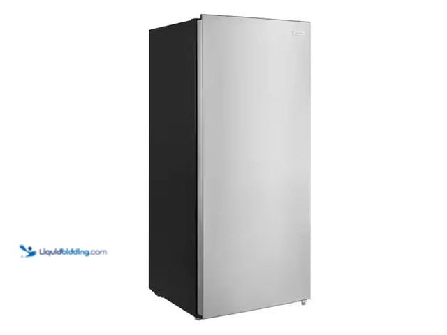 Lot 49-2005701 - Vissani 7.1 cu. ft. Manual Defrost Convertible Upright Freezer in Stainless Steel Look, Garage Ready...