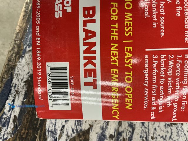 Lot 49-3563711 - Silverback 40" X 40" Fireproof Fiberglass Fire Blanket (4pack) New