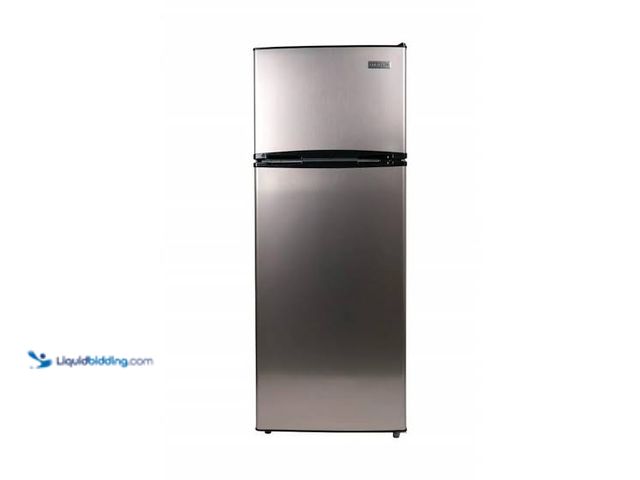 Lot 49-5541548 - frigidaire top freeser4 refridgerator. Unused, tested works power on.