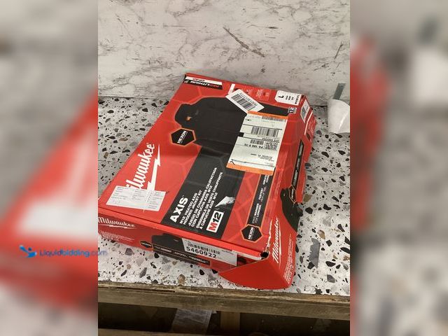 Lot 49-5460922 - Milwaukee AXIS M12 Heated Axis Hooded Jacket Kit Item is Factory Sealed.