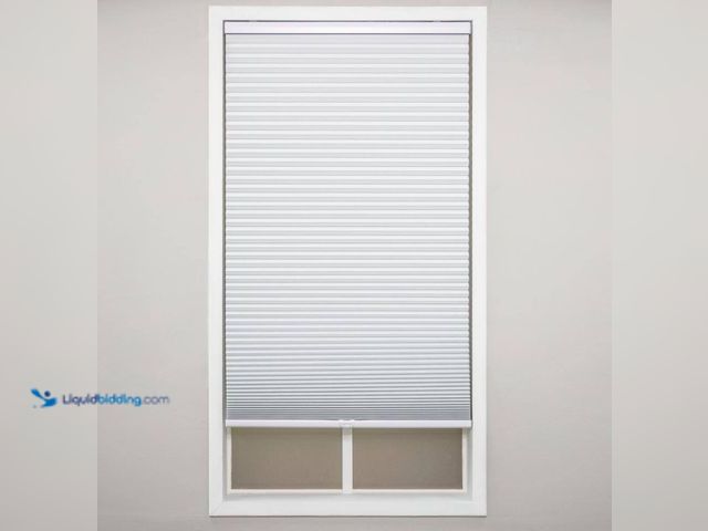 Lot 49-5538586 - Perfect Lift Window Treatment
White Cordless Blackout Polyester Cellular Shades - 37.5 in. W x 64 i...