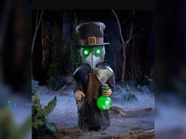 Lot 49-5552686 - 3.5ft(1.06m)Wicked Woods Animated LED Plague Rat. Model 26SV25392. Unused and unable to test