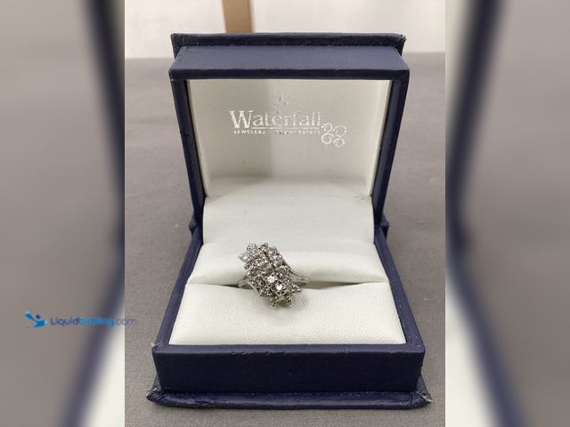 Lot 49-911508 - Ring 14K White Gold Natural Diamond Cocktail Ring – 0.91 CTW, Appraised $5,250 – Classic-style diamo...