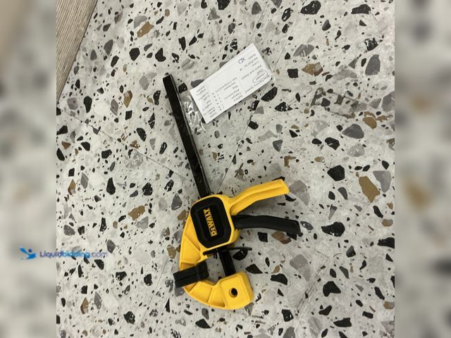 Lot 49-5543981 - Dewalt clamp small. Unused.