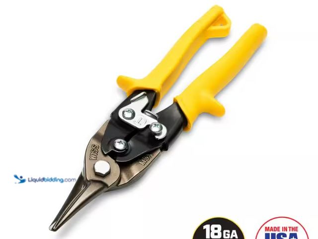 Lot 49-5543468 - Crescent
Wiss 9-3/4 in. Compound Action Straight, Left, and Right Cut Aviation Snips. Model # M3R. ...