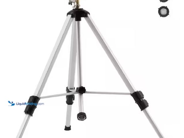 Lot 49-1625896 - VEVOR Impact Sprinkler on Tripod Base, Heavy Duty Tripod Sprinklers with Brass Head and 3/4 in. Conn...