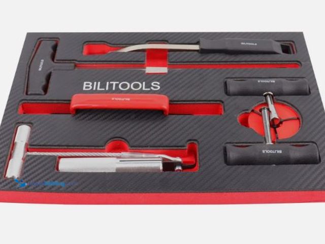 Lot 49-3527929 - BILITOOLS 7-Piece Windshield Removal Tool Kit for Classic Vintage Car Windscreen Item is unused.