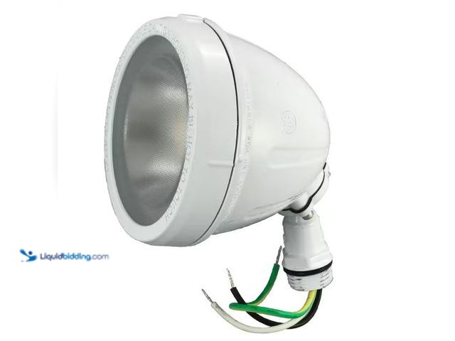 Lot 49-5543711 - QTY 2 - Commercial Electric
14-Watt Hardwired White LED Landscape Flood Light Metal Spot Light, 110...