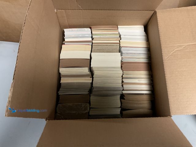 Lot 49-1505955 - LARGE BOX OF 2000+ SPORTS CARDS FROM VARIOUS TYPES AND YEARS LOADED WITH STARS AND HALL OF FAMERS GR...