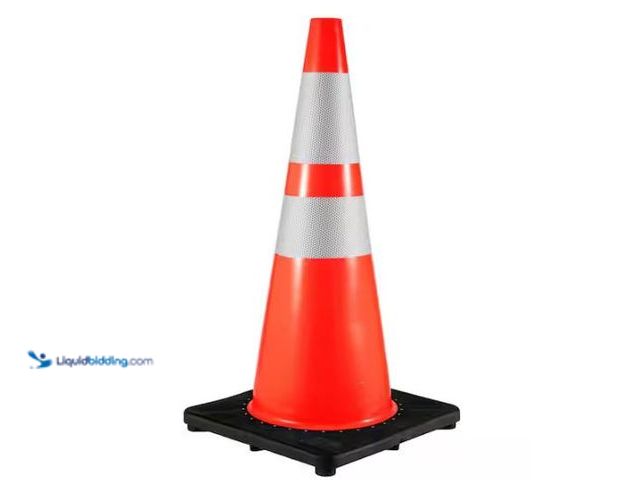 Lot 49-1518086 - VEVOR 6-Pack 36 in. Traffic Cones Safety Road Parking Cone w/ Black Weighted Base PVC Orange Traffic...