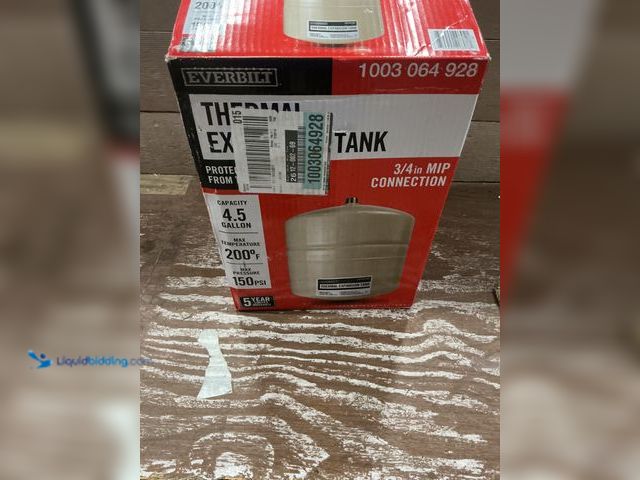 Lot 49-3565607 - Everbilt 4.5 Gal Thermal Expansion Tank. Model # HDET4G. Unused