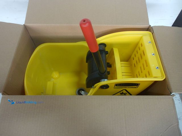 Lot 49-1629173 - Rubbermaid Commercial Products 31 Qt. Tandem Mop Bucket, Model # 1887304, Unused, Has attachments. (...