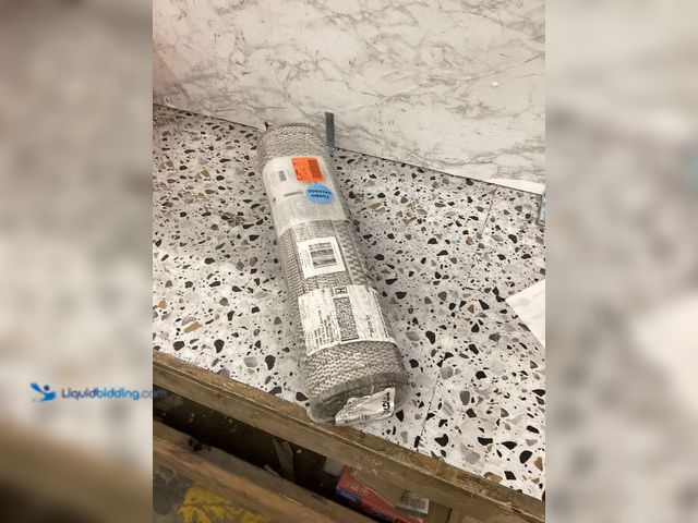 Lot 49-5460356 - Tulum TLM04 Olive 2' x 6' Area Rug Item is unused