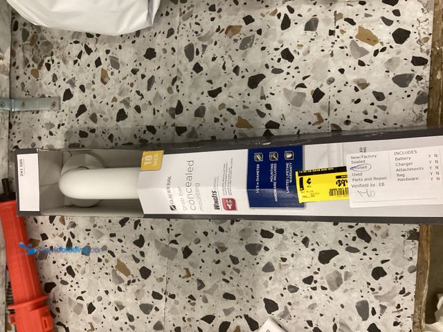 Lot 49-5452000 - Glacier Bay Concealed Screw Assist Bar Stainless Steel White 18" 068 GB11218WT Item is unused.