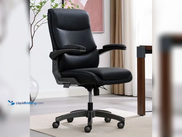 Lot 49-5538963 - La-Z-Boy Manager Office Chair. Item 1752898. Used slightly