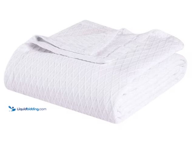 Lot 49-1631090 - SUPERIOR Diamond Weave White Modern Classic Geometric All-Season Cotton Twin Blanket, Model # BLANKE...