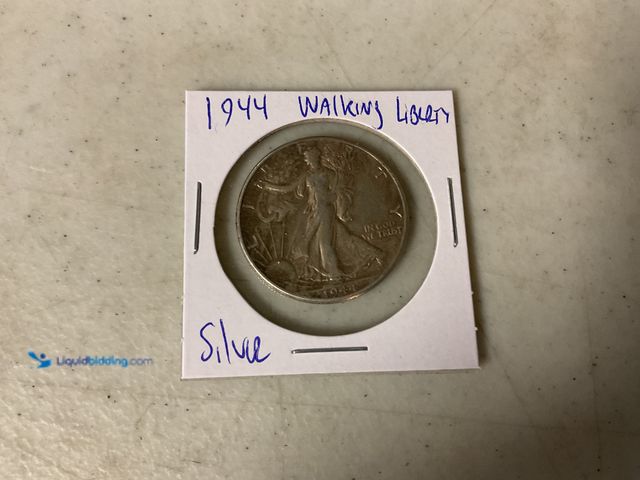 Lot 49-1830726 - 1944 WALKING LIBERTY HALF DOLLAR COIN 90% SILVER #COINS0219