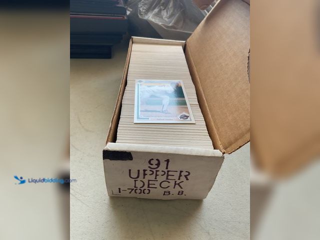 Lot 49-1804503 - 1991 UPPER DECK BASEBALL COMPLETE 700 CARD SET.