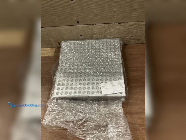 Lot 49-5413688 - LED Grow Light for Red Blue Indoor Plant Lights and Hydroponic Full Spectrum  Plant Grow Light UNUSE...