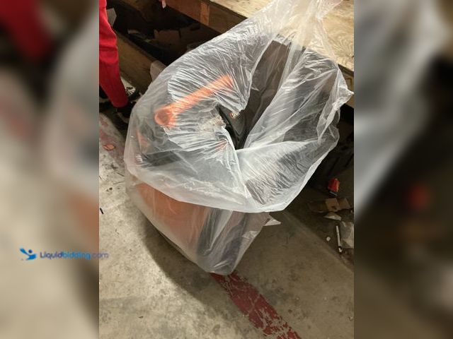 Lot 49-5559539 - 16 U.S. GALLON/60 LITER PROFESSIONAL WET/DRY VAC. Used