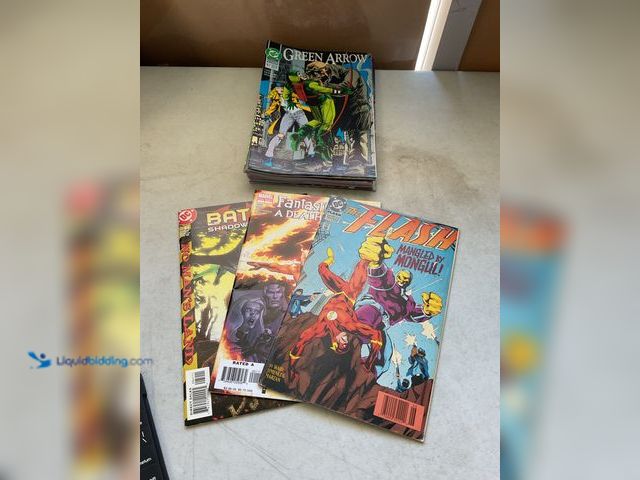 Lot 49-5515075 - Other LOT OF 20 COLLECTIBLE COMIC BOOKS FROM DC, MARVEL AND MORE INCLUDING FLASH, FANTASTIC FOUR, BA...