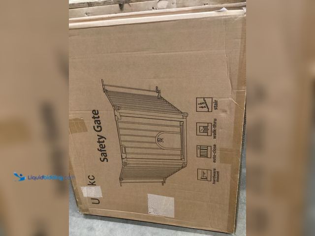 Lot 49-5561046 - Uriykc Safety Gate, Factory Sealed
