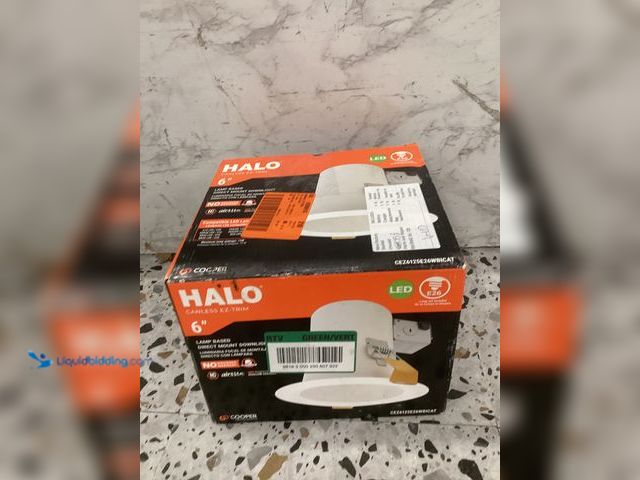 Lot 49-5452467 - 6" Canless EZ-Trim, E26, White. Item is used.