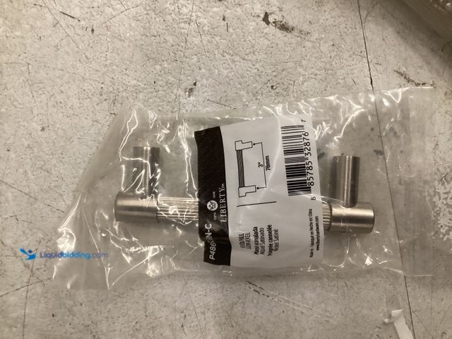 Lot 49-5573294 - Liberty
Fluted 3 in. (76 mm) Modern Satin Nickel Cabinet Drawer Bar Pull, Unused in a PK of 40