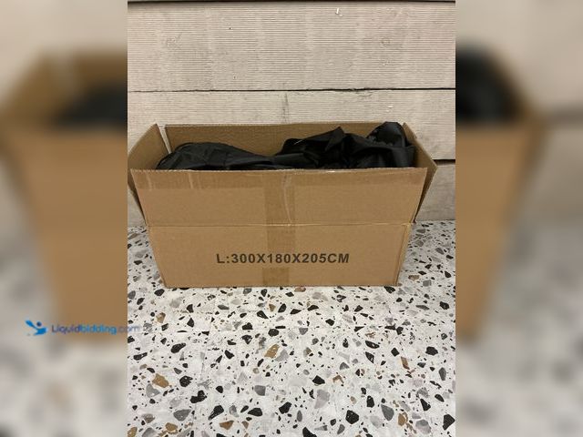 Lot 49-5489197 - Spray paint tent. Unused.