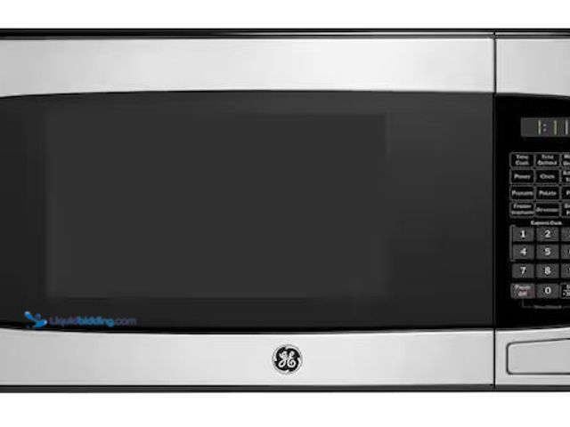 Lot 49-5478737 - GE
1.1 Cu. Ft. Capacity Countertop Microwave Oven Internet # 331519406
Model # GCST11N1WSS
Store ...