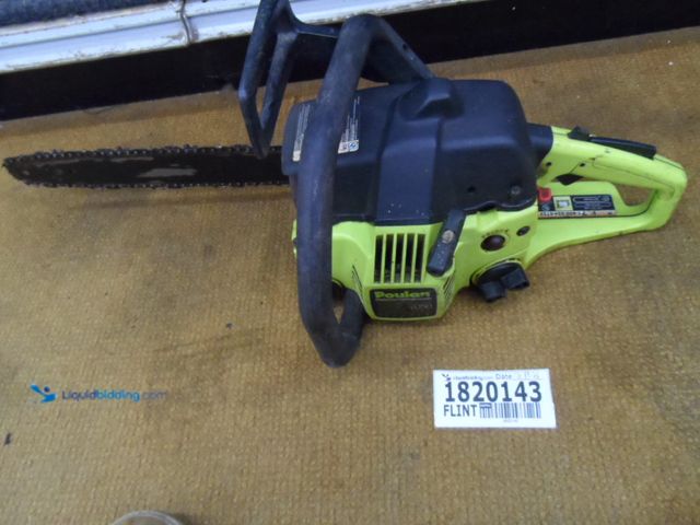 Lot 49-1820143 - 1 Poulan 2050 Gas Powered Poulan  16" Gas Powered Chainsaw Used In Rough Condition, Does Have Alot O...