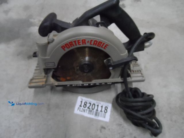 Lot 49-1820118 - 1 Porter Cable 743 Electric Powered Heavy Duty Circular Saw Porter Cable 7 1/4" Heavy Duty Circular ...